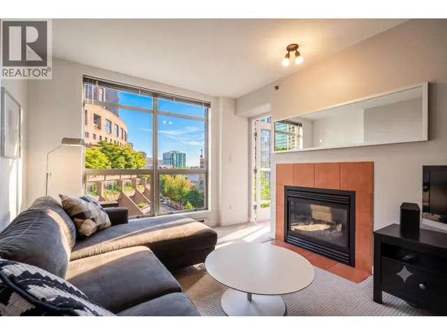 701 819 HAMILTON STREET, Vancouver, British Columbia V6B6M2