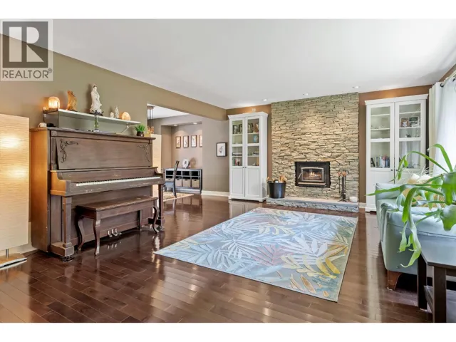 7965 BURNFIELD CRESCENT, Burnaby, British Columbia V5E2B8