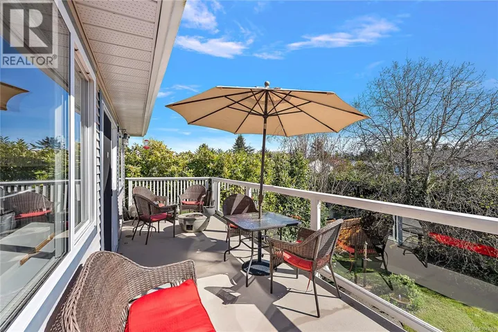 10347 Bowerbank Rd, Sidney, British Columbia V8L3L6