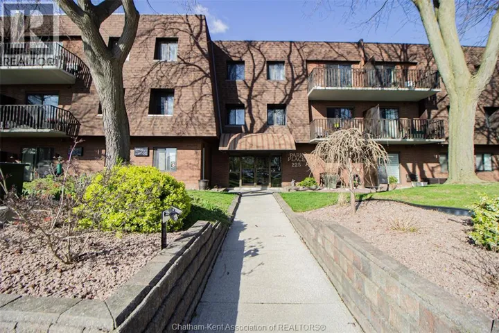 225 CAMPUS PARKWAY PARKWAY Unit# 210, Chatham, Ontario N7L4X2