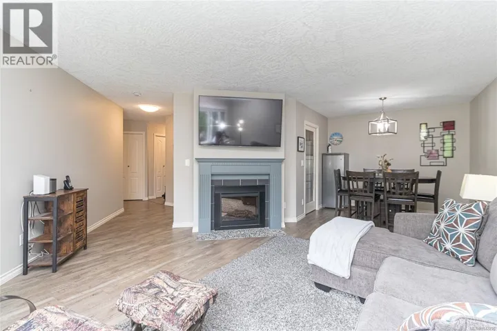 204 3931 Shelbourne St, Saanich, British Columbia V8P4H9