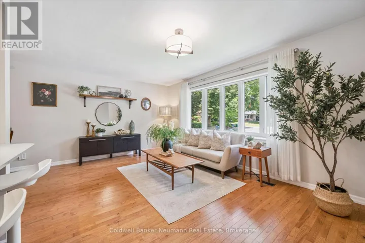 175 WOODVILLE PLACE, Waterloo, Ontario N2L4W8