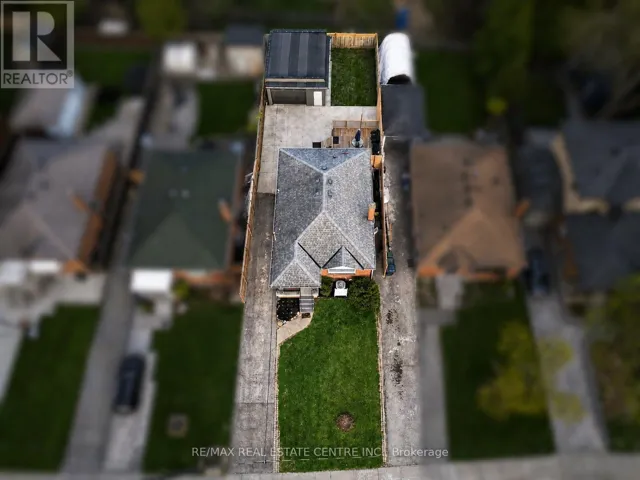 75 CYNTHIA ROAD, Toronto (Rockcliffe-Smythe), Ontario M6N2P8