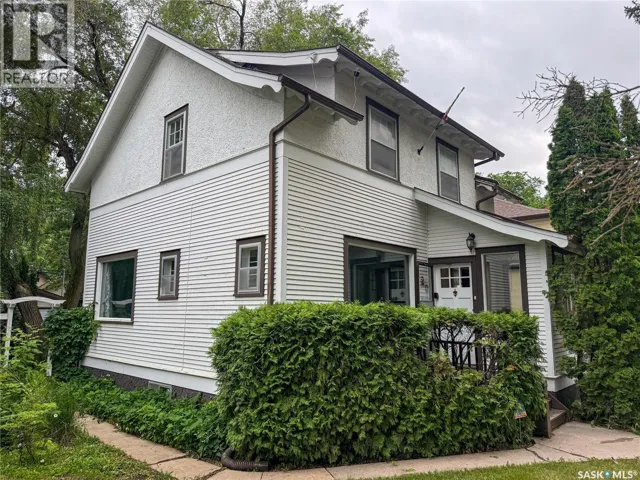 120 8th STREET E, Saskatoon, Saskatchewan S7H0N9