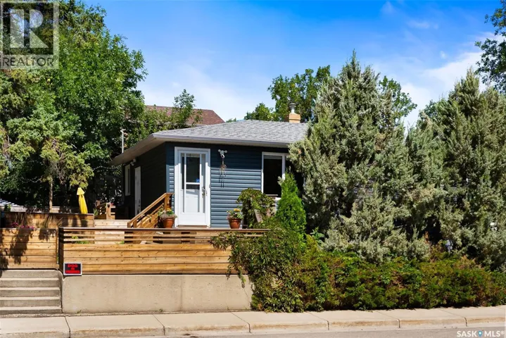 108 Douglas AVENUE E, Regina, Saskatchewan S4N2V1