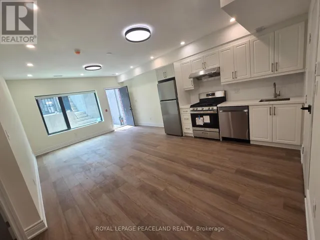 LANEWAY HSE LWR - 556 SPADINA CRESCENT, Toronto (University), Ontario M5S2J9