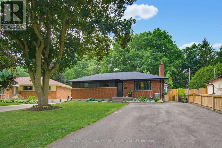 9 STRATHCONA DRIVE, London East (East O), Ontario N5W1P7