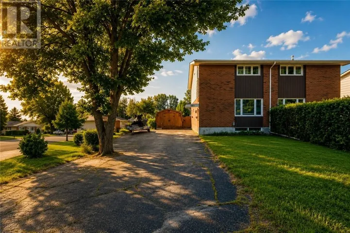 1883 Courtland, Greater Sudbury, Ontario P3A4B9