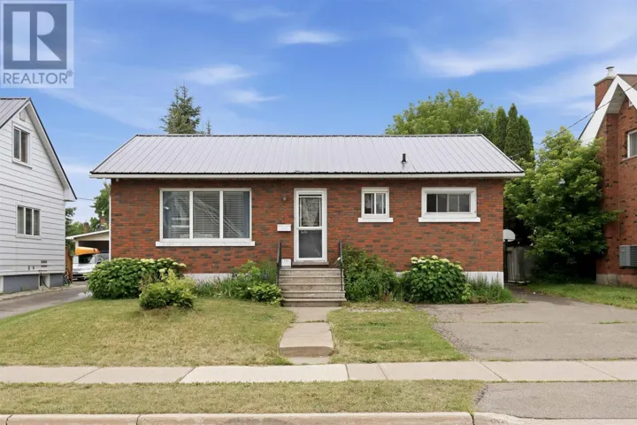 110 Henrietta AVE, Sault Ste. Marie, Ontario P6C1Z5