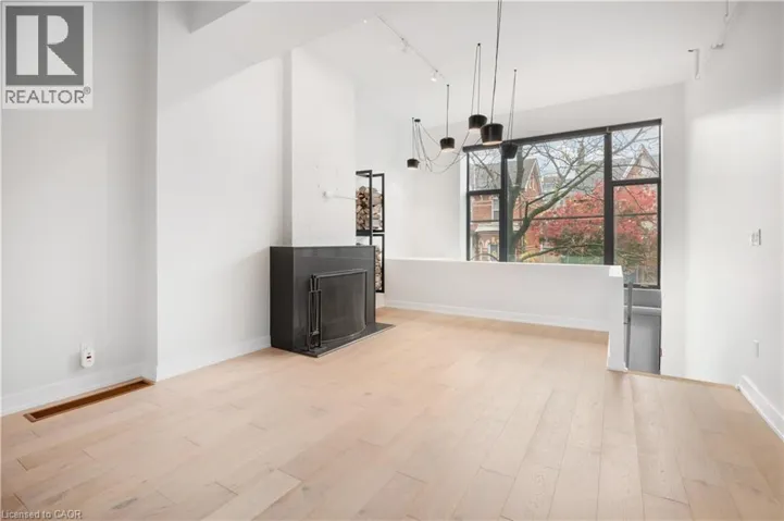 676 RICHMOND Street W Unit# 105, Toronto, Ontario M6J1C3