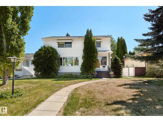 9717 143 ST NW, Edmonton, Alberta T5N2R3