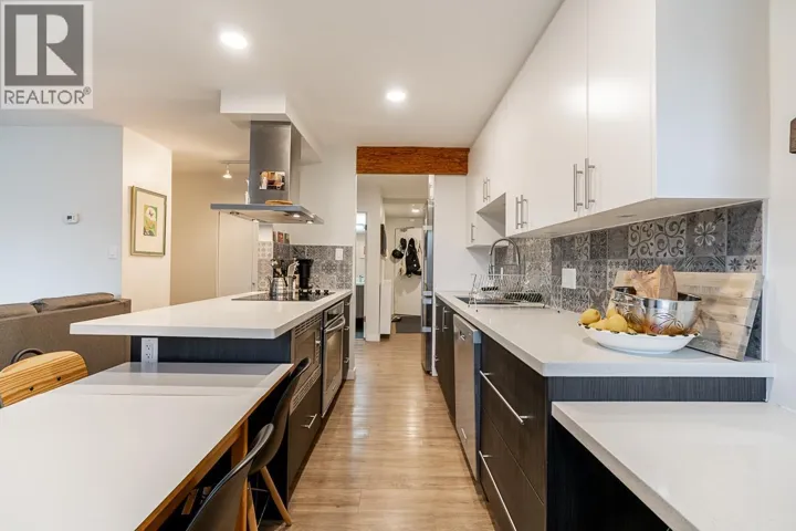 213 36 E 14TH AVENUE, Vancouver, British Columbia V5T4C9