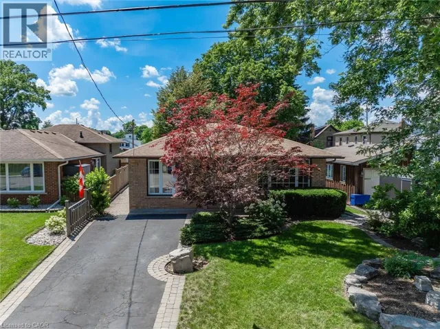 38 JAMES Street, Dundas, Ontario L9H2J6