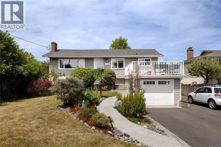 1730 Christmas Ave, Saanich, British Columbia V8P2X9