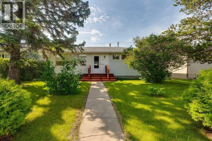 5958 West Park Crescent Crescent N, Red Deer, Alberta T4N1G3