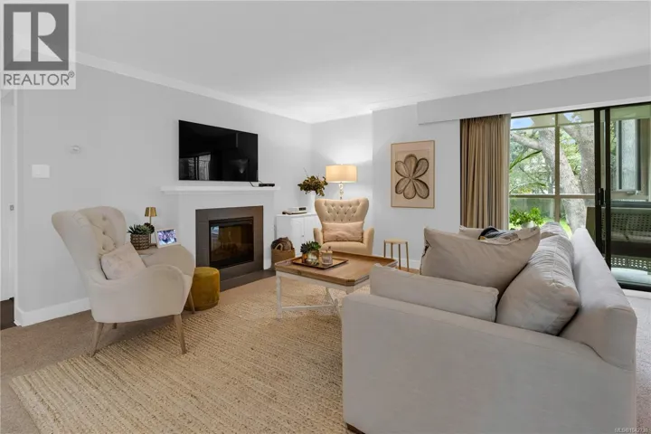 205 2125 Oak Bay Ave, Oak Bay, British Columbia V8R1E8