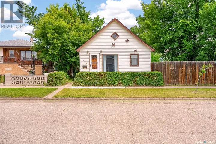 528 Ominica STREET E, Moose Jaw, Saskatchewan S6H0H3