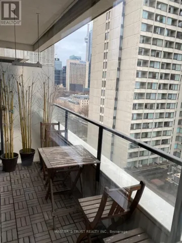 1716 - 111 ELIZABETH STREET, Toronto (Bay Street Corridor), Ontario M5G1P7