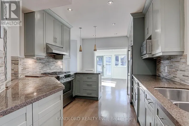 138 FALLINGBROOK ROAD, Toronto (Birchcliffe-Cliffside), Ontario M1N2T6