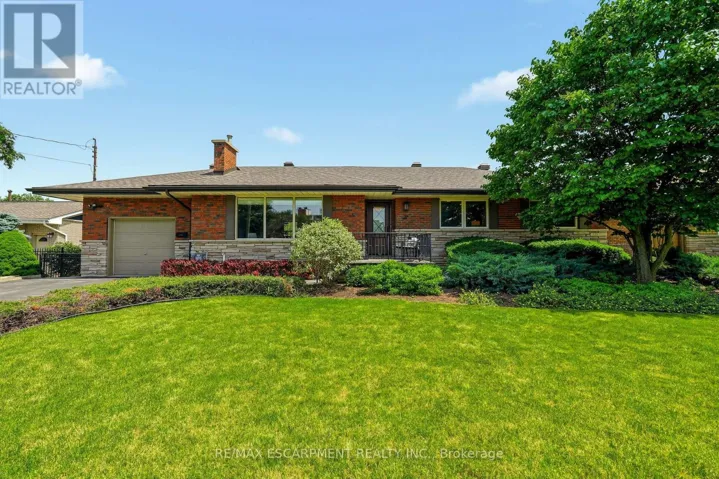 27 BRENTWOOD DRIVE, Hamilton (Stoney Creek), Ontario L8G2W9