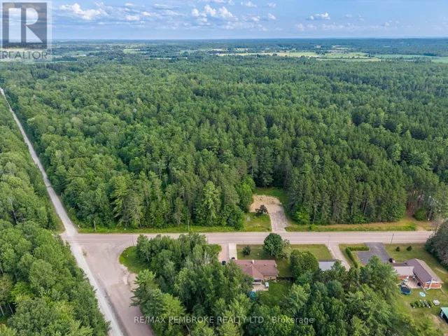 121 ACHRAY ROAD, Laurentian Valley, Ontario K8A6W7