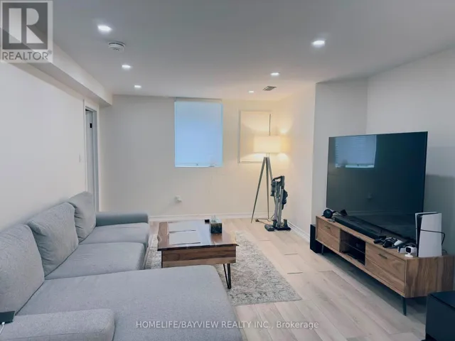 LOWER UNIT - 128 ADAM PLACE, Newmarket (Bristol-London), Ontario L3Y8C4