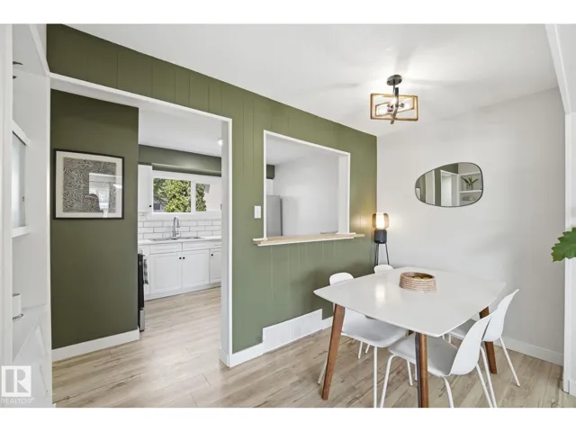 10622 51 AV NW, Edmonton, Alberta T6H0K9