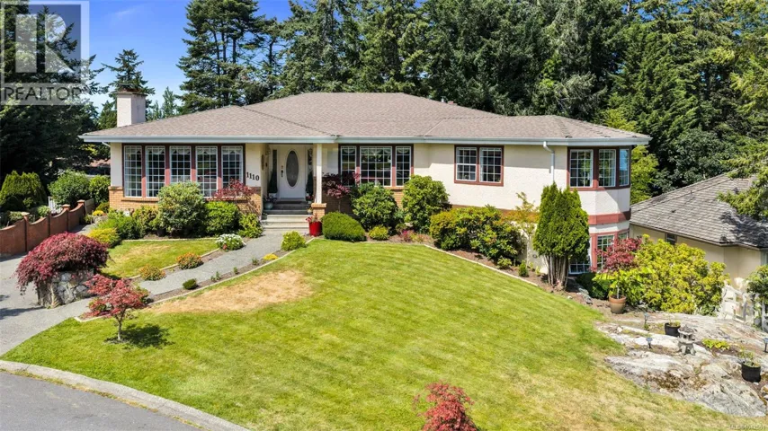 1110 Totem Lane, Saanich, British Columbia V8Y1E8