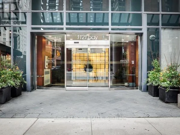 1907 - 1121 BAY STREET, Toronto (Bay Street Corridor), Ontario M5S3L9