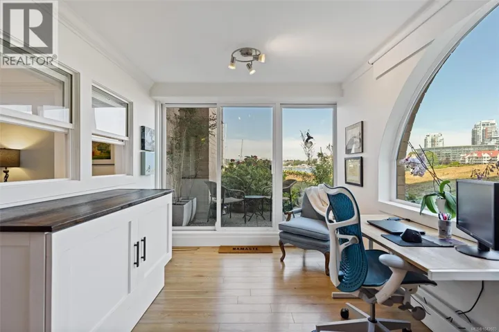 101 640 Montreal St, Victoria, British Columbia V8V1Z8