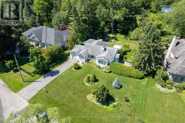434 APPLE LANE, Mississauga (Clarkson), Ontario L5J2T1