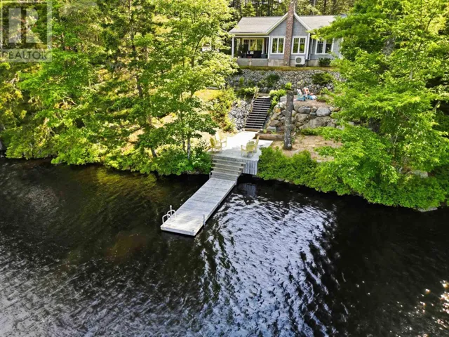 110 Hidden Lake West, Labelle, Nova Scotia B0T1E0