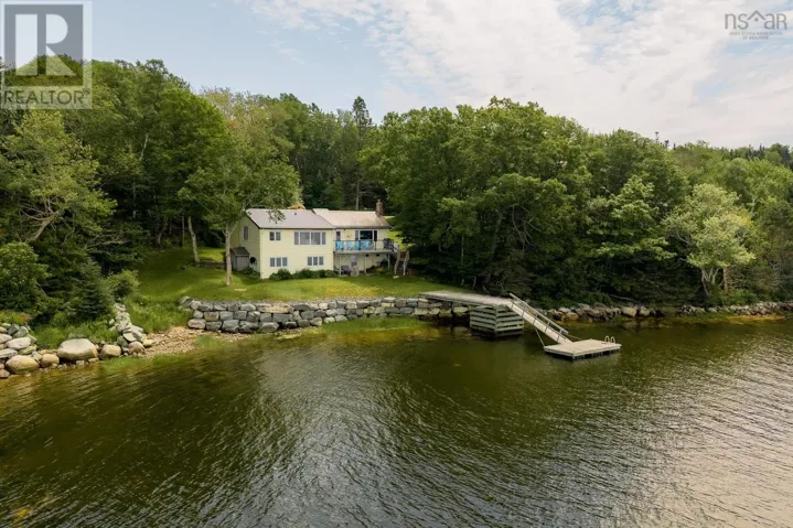 340 East Petpeswick Road, Musquodoboit Harbour, Nova Scotia B0J2L0