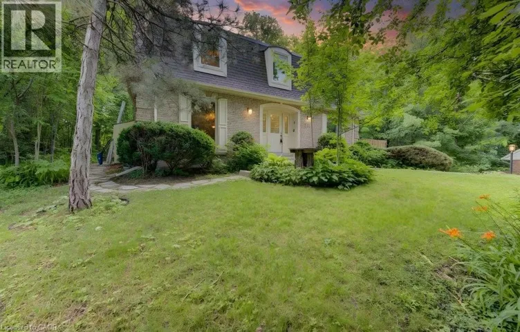318 SHAKESPEARE Place, Waterloo, Ontario N2L2V2