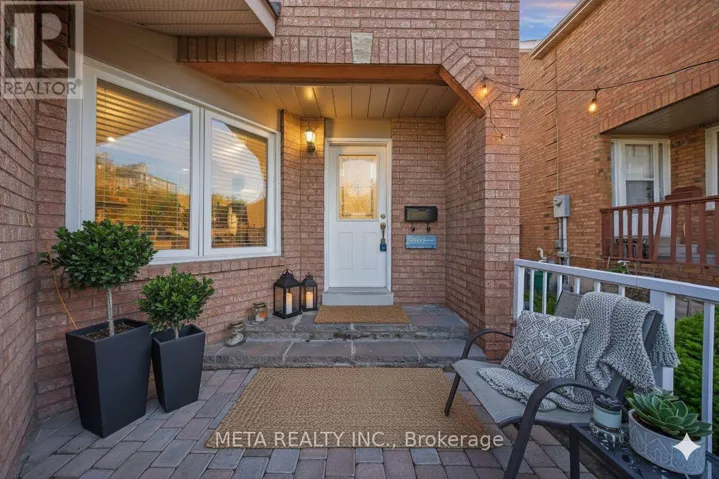 12 HEAVER DRIVE, Whitby (Pringle Creek), Ontario L1N8X2