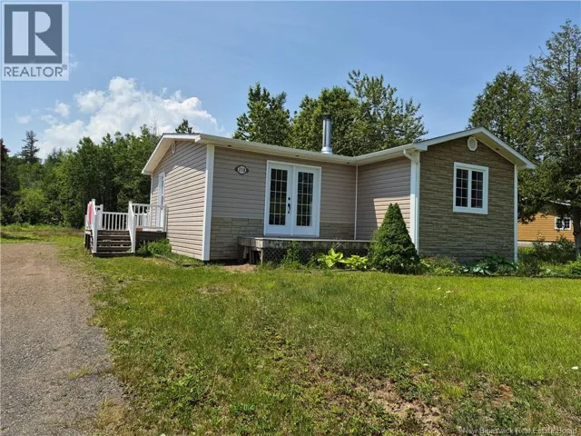 258 Rue Principale, Pointe-Verte, New Brunswick E8J2W8