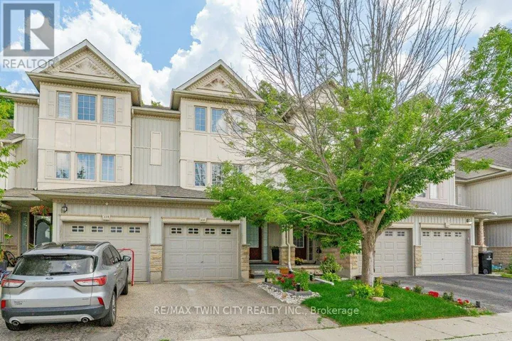 E33 - 110 ACTIVA AVENUE, Kitchener, Ontario N2E4K4