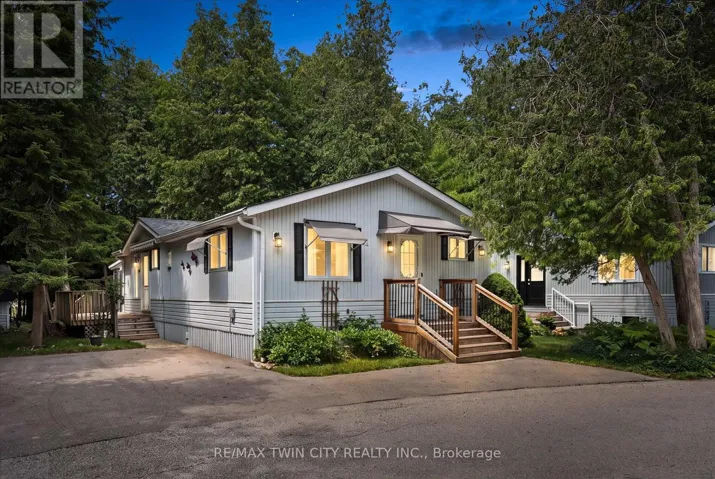 4 SPRUCE AVENUE, Puslinch, Ontario N1H6H9