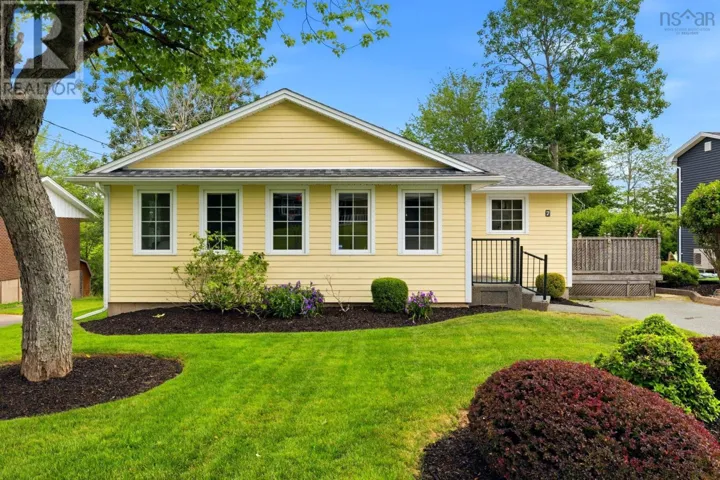 7 Oakley Avenue, Halifax, Nova Scotia B3M3G6
