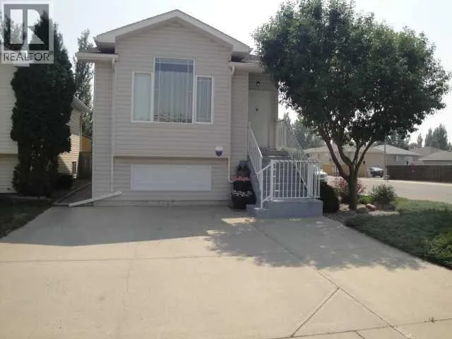 94 Heritage Lane W, Lethbridge, Alberta T1K7S4