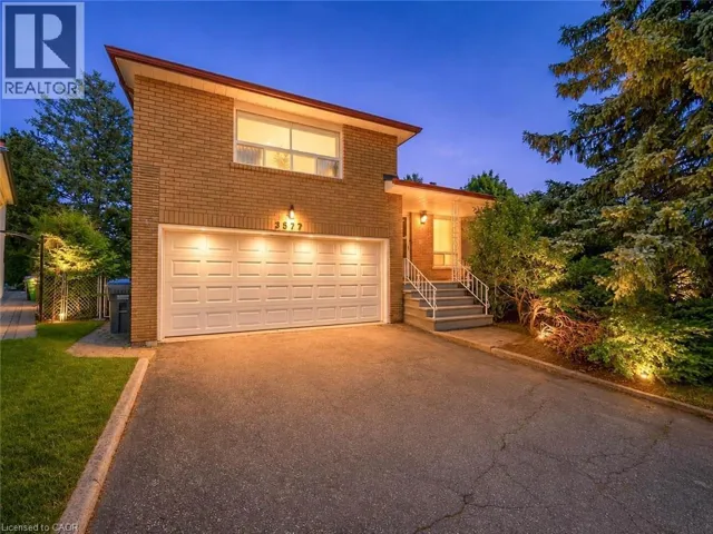 3577 BLUESTREAM Crescent, Mississauga, Ontario L4Y3S5