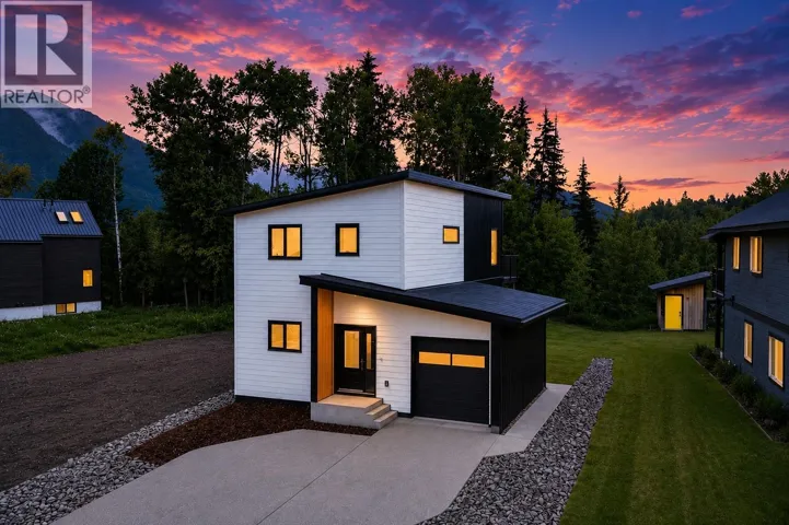 113 WHITETAIL Drive, Fernie, British Columbia V0B1M4