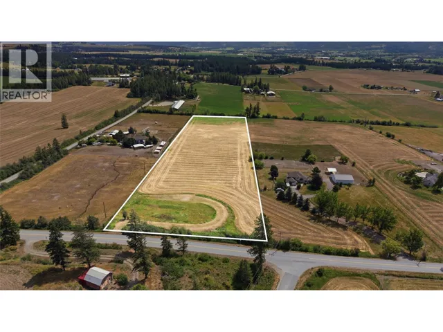4376 Salmon River Road, Spallumcheen, British Columbia V0E1B4