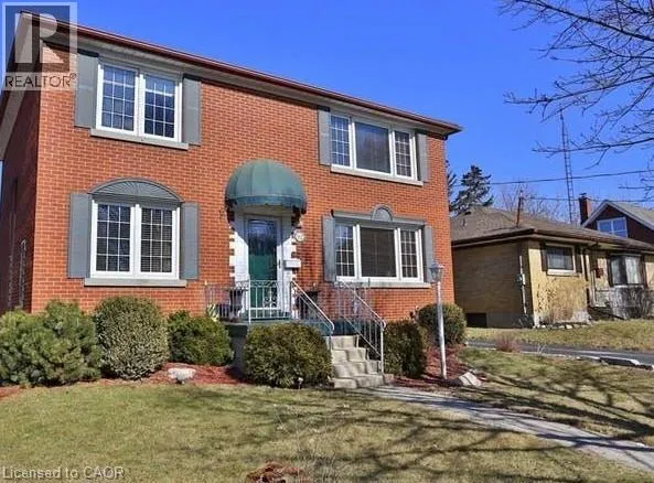 92 PATTANDON Avenue Unit# C, Kitchener, Ontario N2M3S5