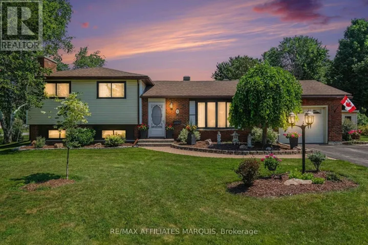 9 FOREST DRIVE, Rideau Lakes, Ontario K7A4S5