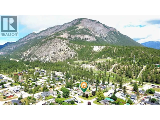 4971 McGrath Avenue, Canal Flats, British Columbia V0B1B0
