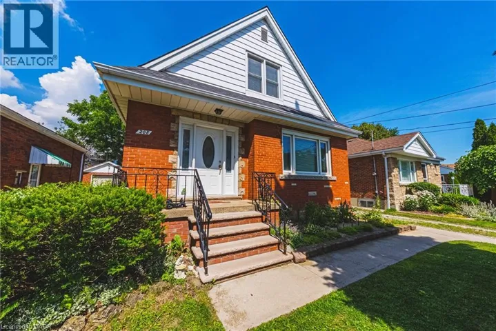 208 GLENCARRY Avenue, Hamilton, Ontario L8K3R9