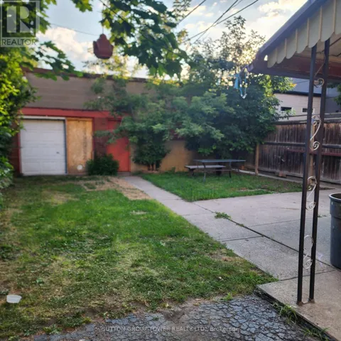 16 RUSSETT AVENUE, Toronto (Dovercourt-Wallace Emerson-Junction), Ontario M6H3M3