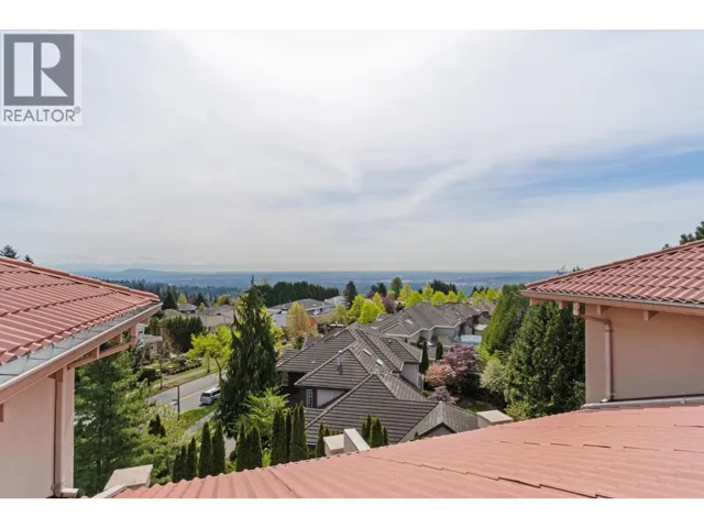 302 3176 PLATEAU BOULEVARD, Coquitlam, British Columbia V3E3J2