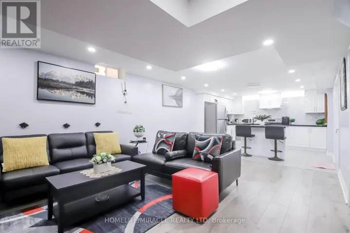 1301 APOLLO STREET, Oshawa (Eastdale), Ontario L1K3E6
